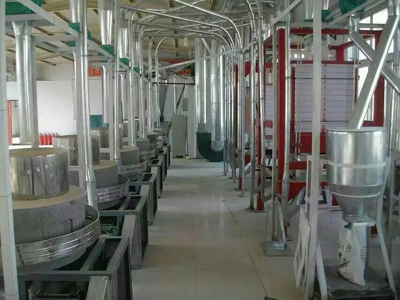 石磨面粉機械設備（6組）