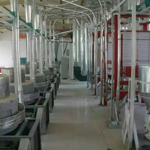 石磨面粉機械設備（6組）