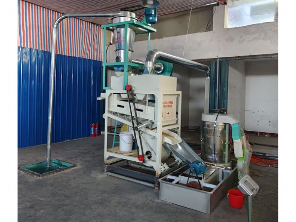 小型面粉機械加工的過程中是流水線式的，幾乎不需要人工的參與